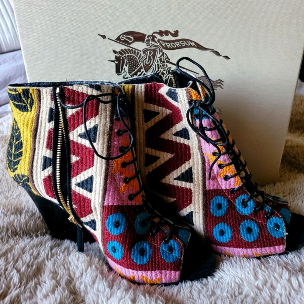 BURBERRY Peep Toe Booties